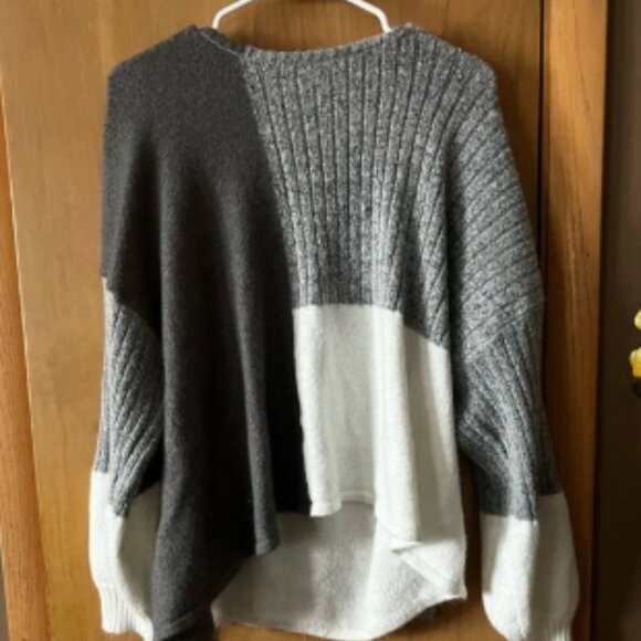 Boutique By The River Colorblock Balloon Sleeve Sweater Size L​​ - Picture 1 of 3